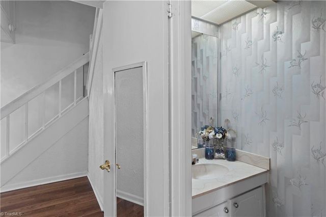 201 E Montcastle Drive C, Greensboro, NC 27406