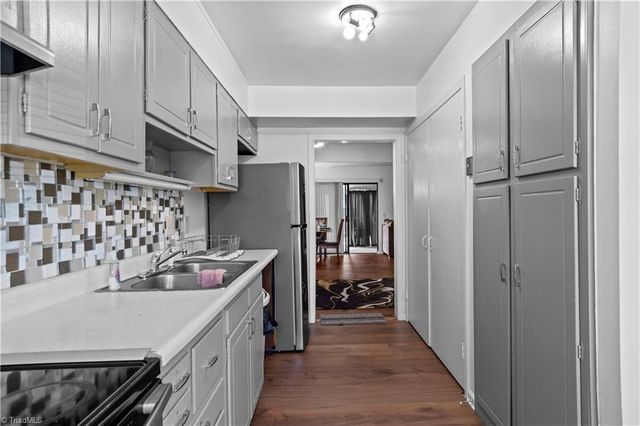 201 E Montcastle Drive C, Greensboro, NC 27406