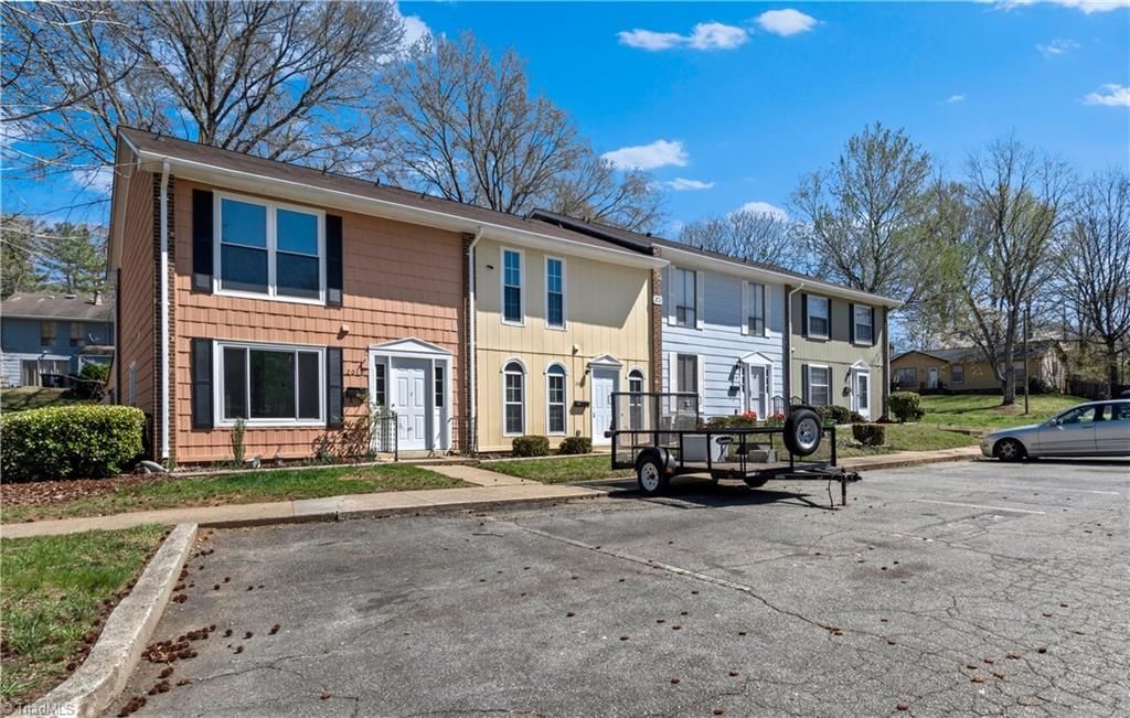 201 E Montcastle Drive C, Greensboro, NC 27406