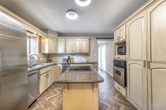 6901 Woodland Meadow Drive, Poplar Bluff, MO 63901