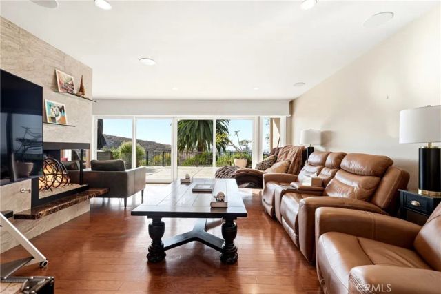 2235 El Capitan, Riverside, CA 92506