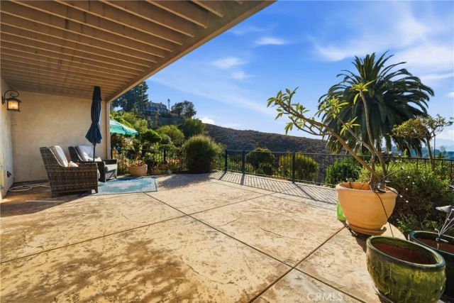 2235 El Capitan, Riverside, CA 92506