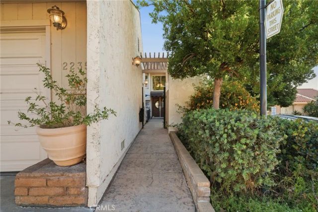 2235 El Capitan, Riverside, CA 92506