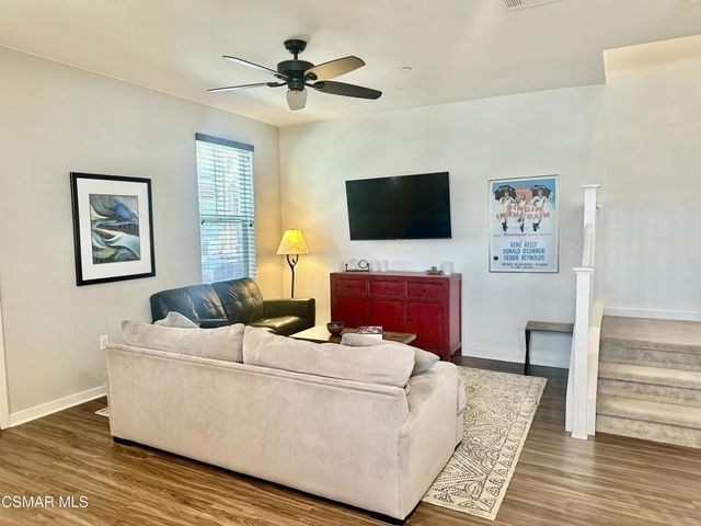 139 Farmhouse Drive 6, Simi Valley, CA 93065