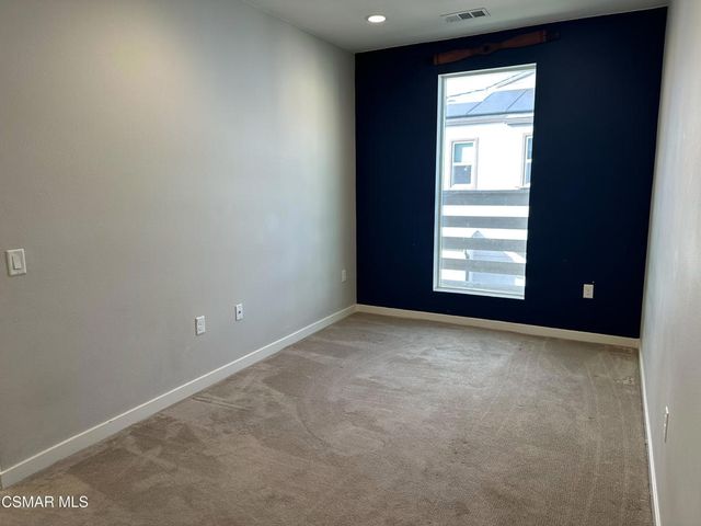 139 Farmhouse Drive 6, Simi Valley, CA 93065