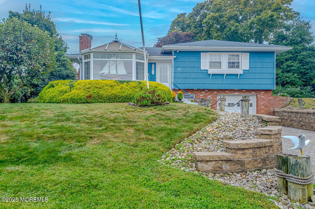 7 Harbor View Drive, Atlantic Highlands, NJ 07716