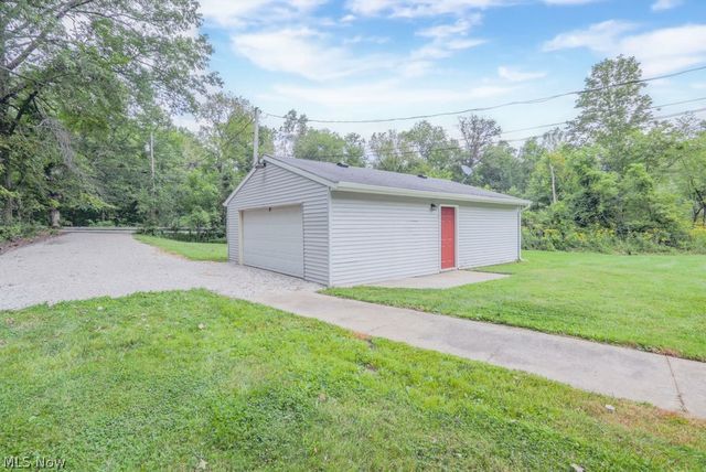 6429 Russia Road, South Amherst, OH 44001