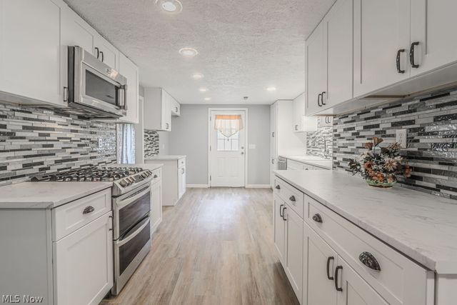 6429 Russia Road, South Amherst, OH 44001