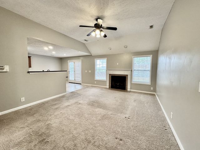 942 Cobbler Dr, Clarksville, TN 37040