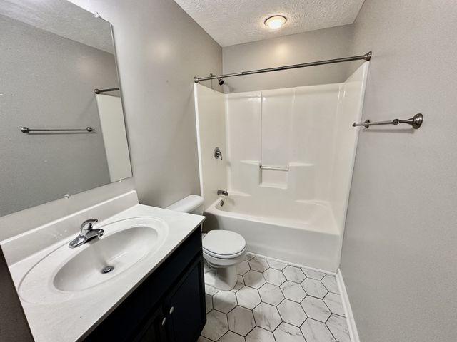 942 Cobbler Dr, Clarksville, TN 37040