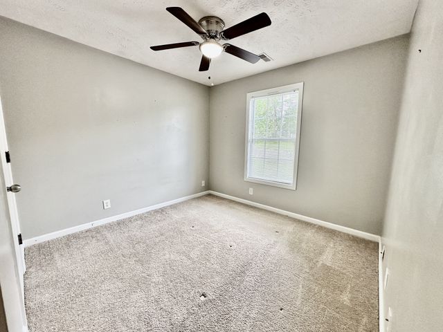 942 Cobbler Dr, Clarksville, TN 37040