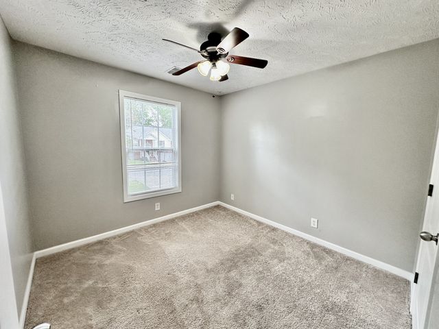 942 Cobbler Dr, Clarksville, TN 37040