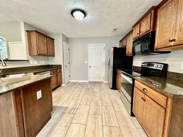 942 Cobbler Dr, Clarksville, TN 37040