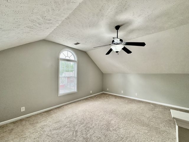 942 Cobbler Dr, Clarksville, TN 37040