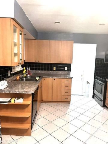 29739 Schoenherr Rd Road, Warren, MI 48088