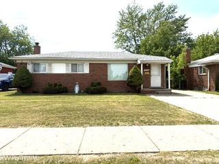 29739 Schoenherr Rd Road, Warren, MI 48088
