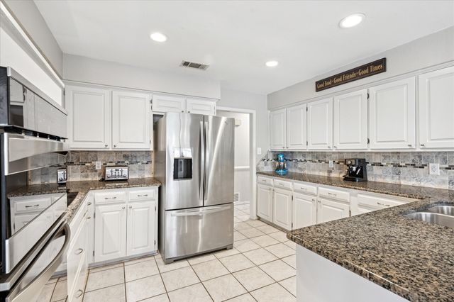 2618 Keystone Drive, Arlington, TX 76006