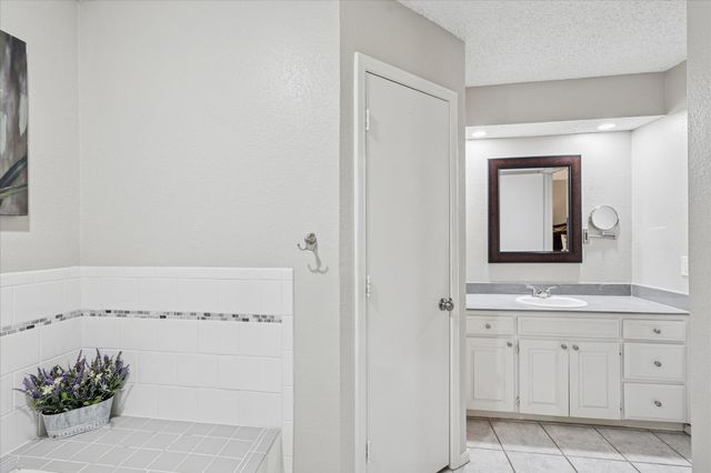 2618 Keystone Drive, Arlington, TX 76006