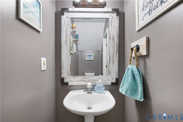 7736 Secretariat DR, Midlothian, VA 23112