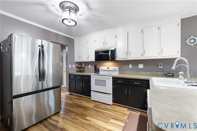 7736 Secretariat DR, Midlothian, VA 23112