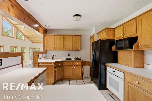 2081 Byrnes Drive, Clio, MI 48420