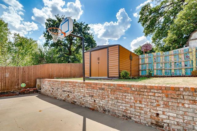 8230 NW 18th Street, Oklahoma City, OK 73127