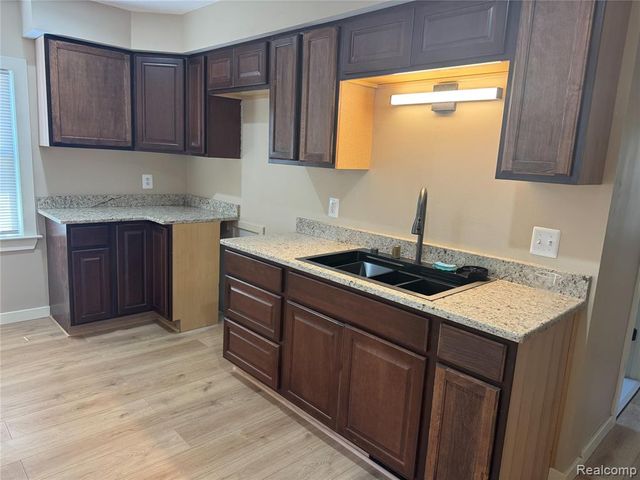 12621 Barlow Street, Detroit, MI 48205