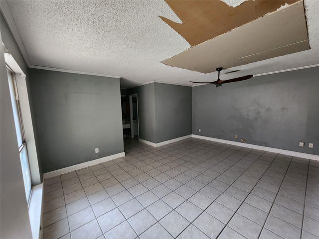 6118 Linnhaven Drive, Houston, TX 77072