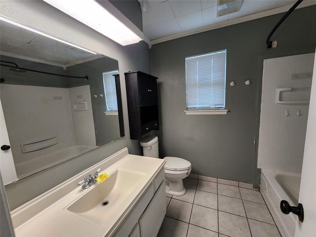 6118 Linnhaven Drive, Houston, TX 77072
