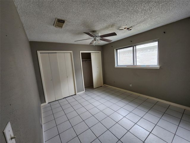 6118 Linnhaven Drive, Houston, TX 77072