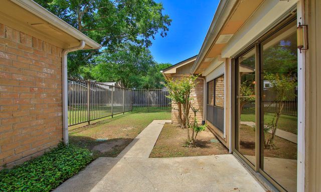 14902 W Beechmoor Drive W, Houston, TX 77095
