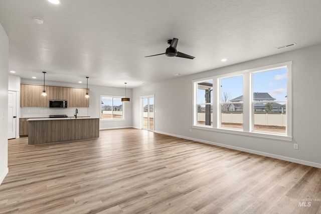 1240 W Pack River Dr, Meridian, ID 83642
