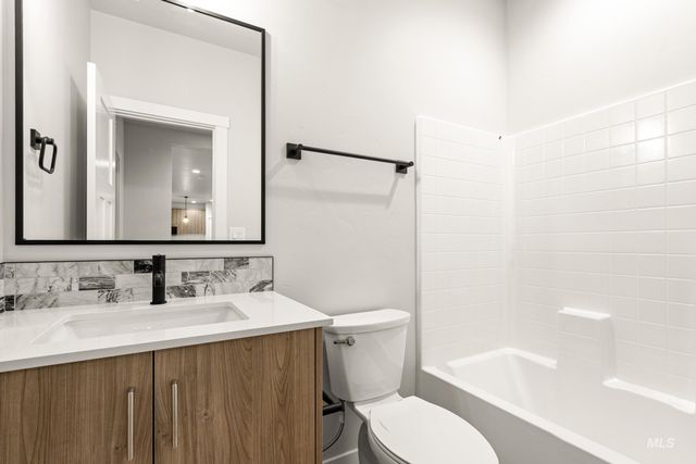 1240 W Pack River Dr, Meridian, ID 83642