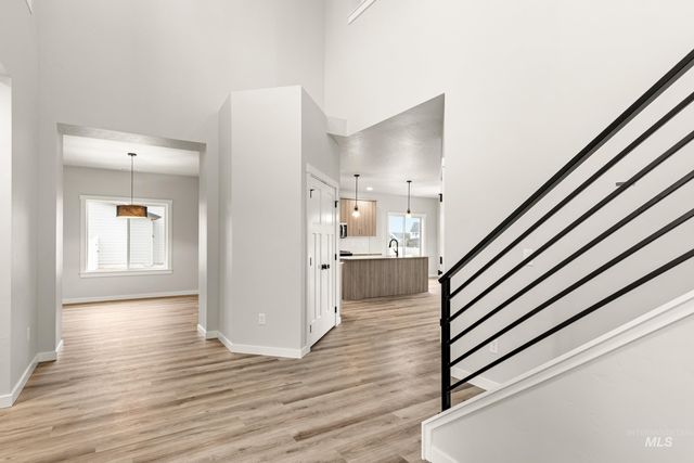 1240 W Pack River Dr, Meridian, ID 83642