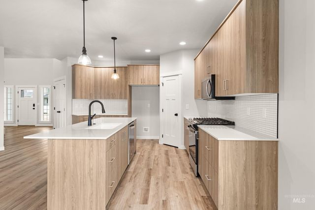 1240 W Pack River Dr, Meridian, ID 83642