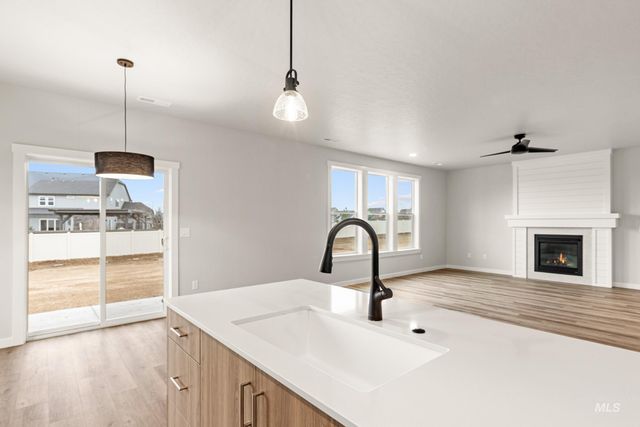 1240 W Pack River Dr, Meridian, ID 83642