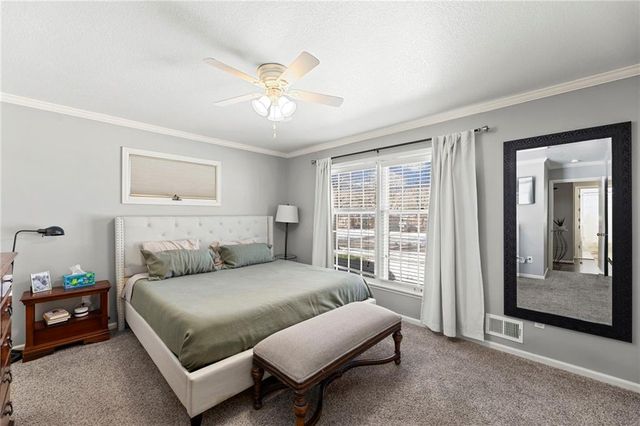 11601 WORNALL Road, Kansas City, MO 64114
