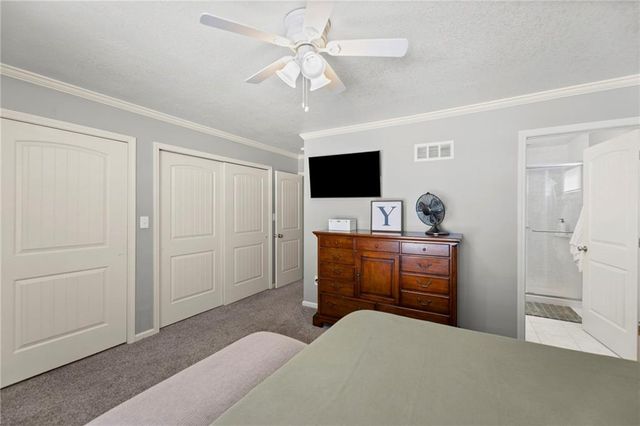 11601 WORNALL Road, Kansas City, MO 64114