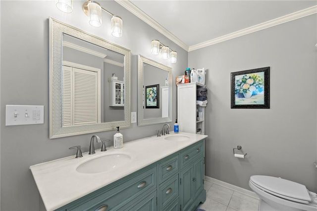 11601 WORNALL Road, Kansas City, MO 64114
