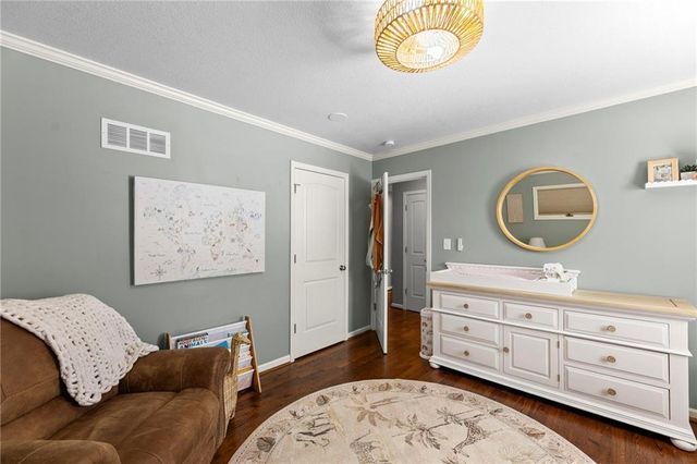 11601 WORNALL Road, Kansas City, MO 64114
