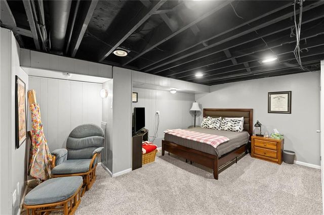 11601 WORNALL Road, Kansas City, MO 64114