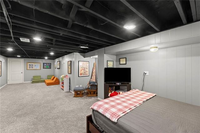 11601 WORNALL Road, Kansas City, MO 64114