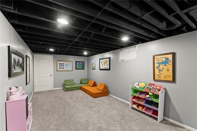 11601 WORNALL Road, Kansas City, MO 64114