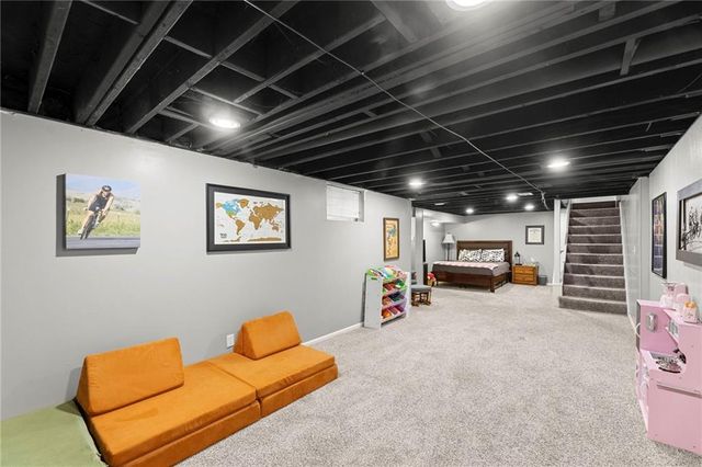 11601 WORNALL Road, Kansas City, MO 64114