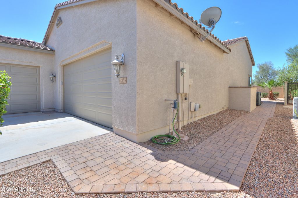 305 N RAINBOW Way, Casa Grande, AZ 85194 — photo 4