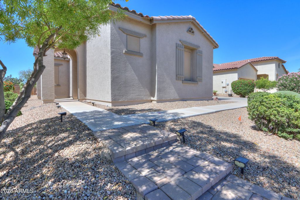 305 N RAINBOW Way, Casa Grande, AZ 85194 — photo 5