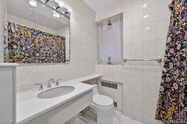 26 Hamilton Place A2, Garden City, NY 11530