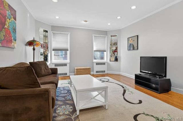 26 Hamilton Place A2, Garden City, NY 11530