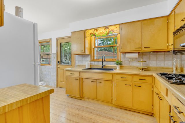 5425 Drury Lane, Oak Lawn, IL 60453