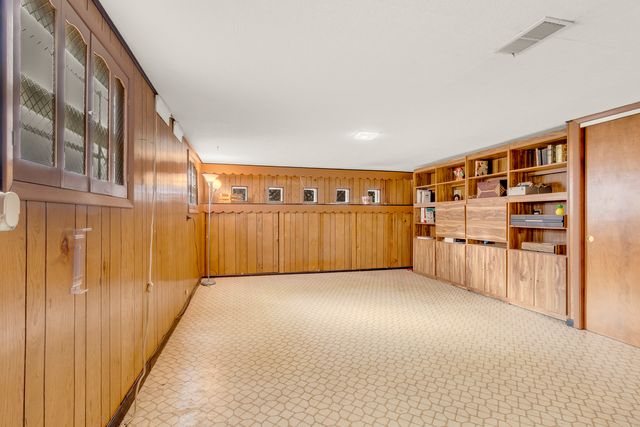 5425 Drury Lane, Oak Lawn, IL 60453